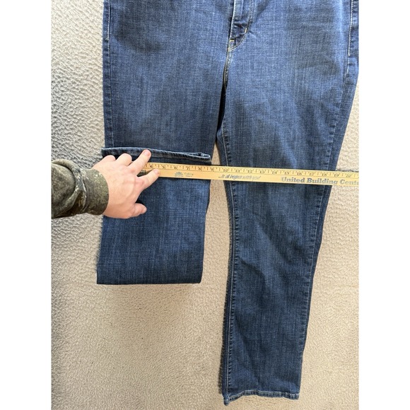 Levis Jeans Womens 14 Medium Blue Denim Classic Bootcut Stretch Western Workwear - Picture 6 of 13